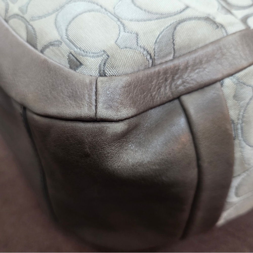 Coach Cream and Gray Signature Shoulder Bag - Picture 6 of 12